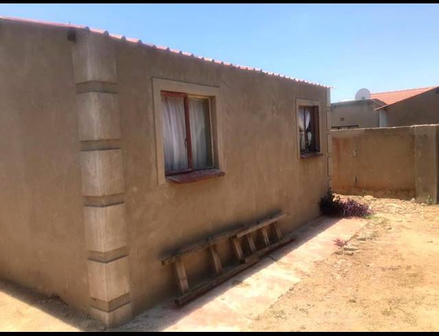 2 BEDROOM HOUSE FOR SALE IN PALM RIDGE